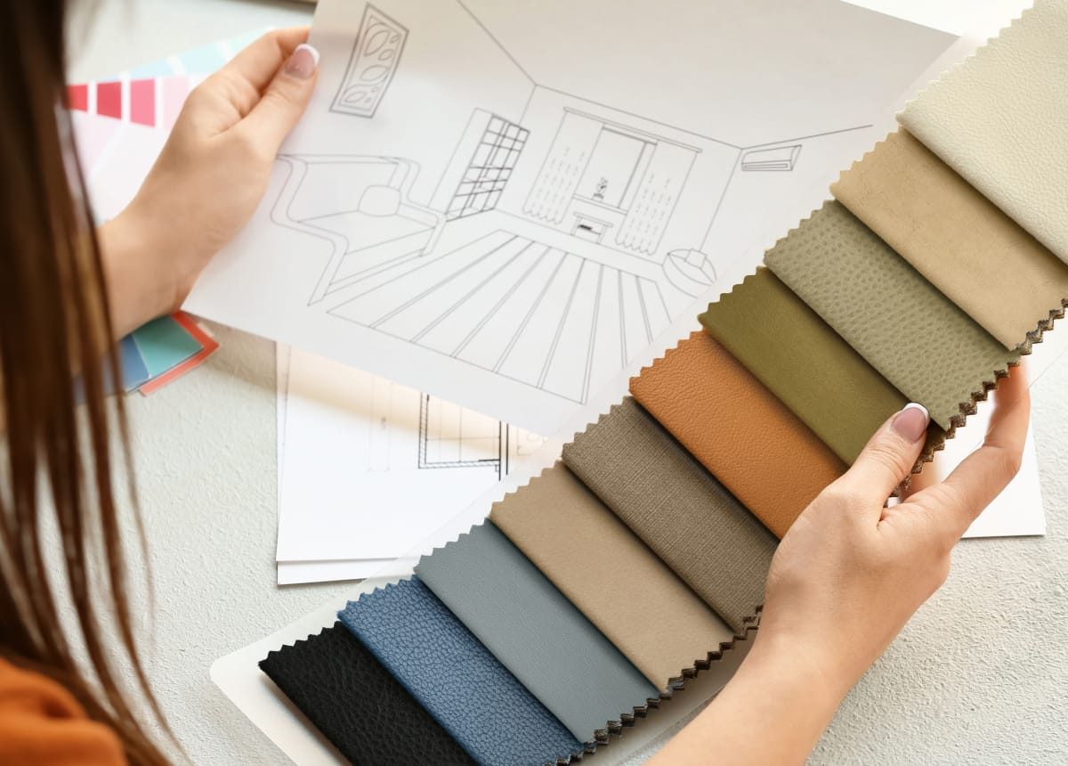 Consultation with a Leder Haus leather specialist