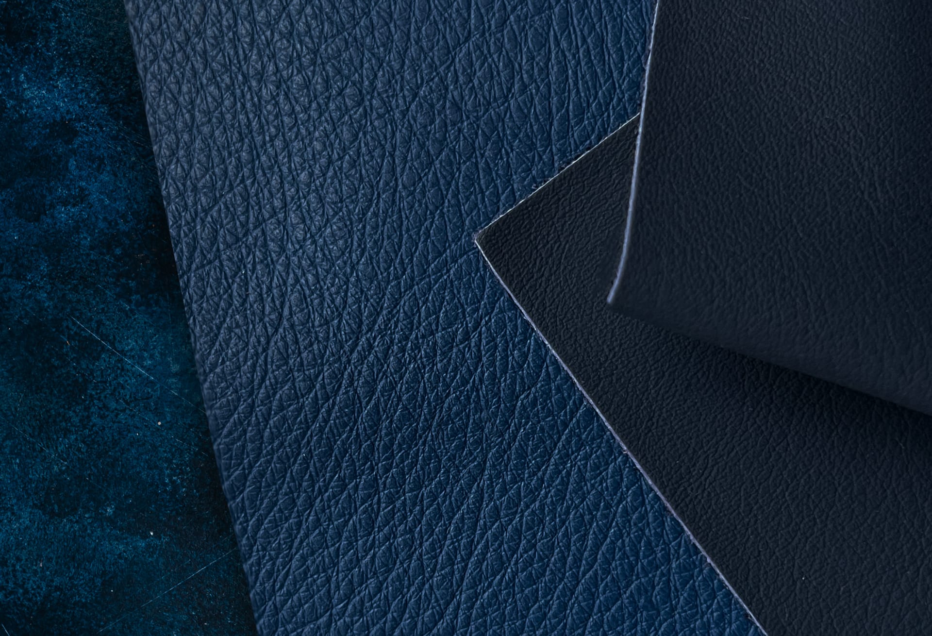 Comparison of real and synthetic leather samples