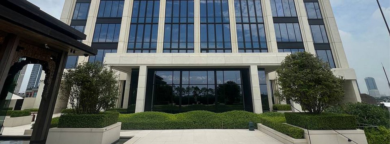 Hotel Tentrem Jakarta: Serenity Meets Contemporary Elegance